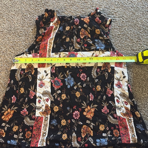 Style & Co Flower Tank Top with Details - Picture 7 of 8